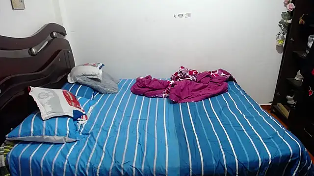 Tu-Reina online show from November 7, 2025, 4:17 am