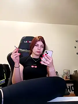 MeCherryy online show from April 22, 2026, 6:36 pm