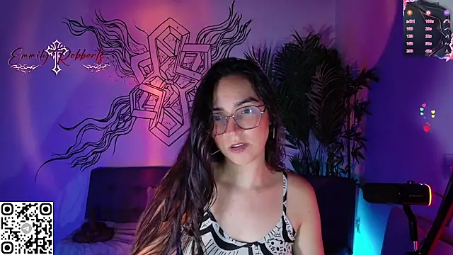 Emmi Roberts online show from May 8, 2026, 3:21 am