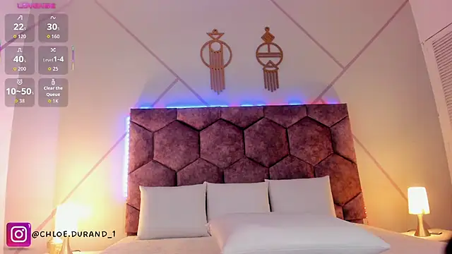 Snapshot of Chloe_Durand_ chatting on October 4, 2025, 8:10 pm Chloe Durand online show from October 4, 2025, 8:10 pm