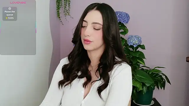 Rebbecawhite meow online show from February 20, 2026, 8:00 pm