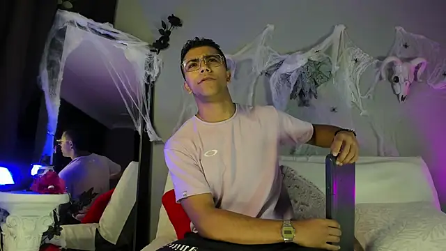 Colstorw  online show from October 24, 2025, 10:36 am