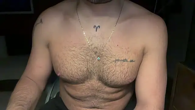 Snapshot of TopRaw3 chatting on December 15, 2025, 8:20 am TopRaw3 online show from December 15, 2025, 8:20 am