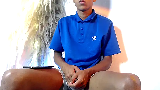 Snapshot of DavidLondo chatting on October 18, 2025, 10:06 am DavidLondo online show from October 18, 2025, 10:06 am