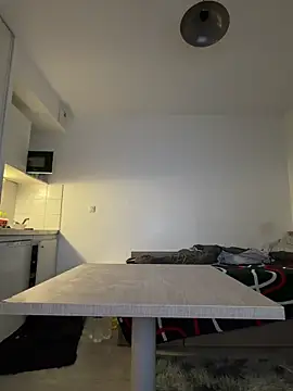 Snapshot of Renoirmonter chatting on April 5, 2026, 9:43 pm Renoirmonter online show from April 5, 2026, 9:43 pm