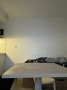 Snapshot of Renoirmonter chatting on March 29, 2026, 12:12 am Renoirmonter online show from March 29, 2026, 12:12 am