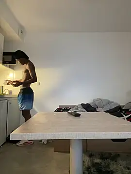 Snapshot of Renoirmonter chatting on March 15, 2026, 4:58 pm Renoirmonter online show from March 15, 2026, 4:58 pm