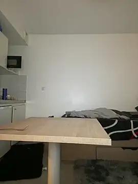 Snapshot of Renoirmonter chatting on March 1, 2026, 7:14 pm Renoirmonter online show from March 1, 2026, 7:14 pm