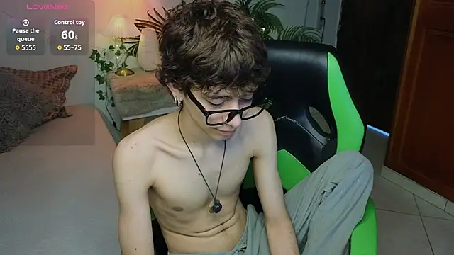 Snapshot of Matty_Sparkk chatting on May 26, 2026, 1:20 pm Matty Sparkk online show from May 26, 2026, 1:20 pm