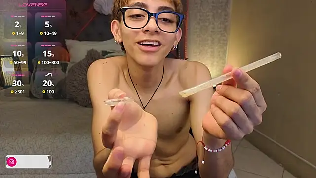 Snapshot of Matty_Sparkk chatting on October 22, 2025, 2:05 pm Matty Sparkk online show from October 22, 2025, 2:05 pm