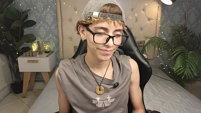 Snapshot of Matty_Sparkk chatting on February 28, 2026, 1:00 pm Matty Sparkk online show from February 28, 2026, 1:00 pm