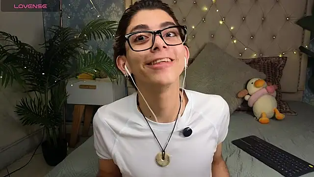 Snapshot of Matty_Sparkk chatting on February 9, 2026, 1:42 pm Matty Sparkk online show from February 9, 2026, 1:42 pm