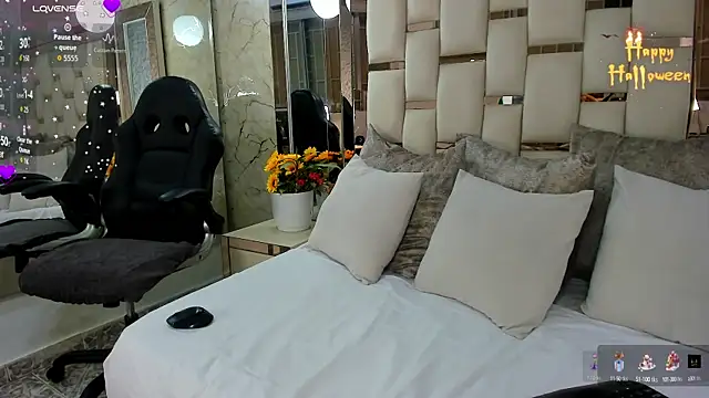 keylamillerr online show from October 15, 2025, 5:10 pm