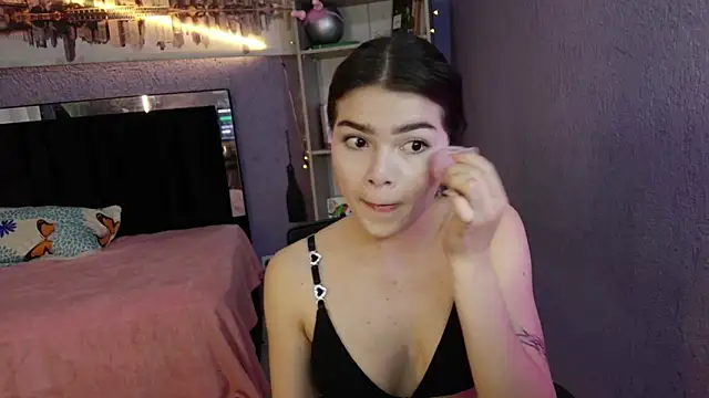 sweet c4ndy online show from October 16, 2025, 1:41 pm