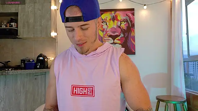 Ryannblue07 online show from October 18, 2025, 10:34 pm