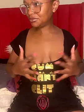 Snapshot of ShyTiny_Bae chatting on February 4, 2026, 3:56 am ShyTiny Bae online show from February 4, 2026, 3:56 am