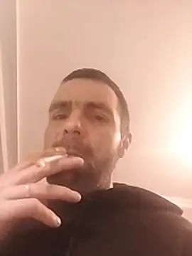 Snapshot of MaksDzubaV chatting on March 3, 2026, 6:59 pm MaksDzubaV online show from March 3, 2026, 6:59 pm