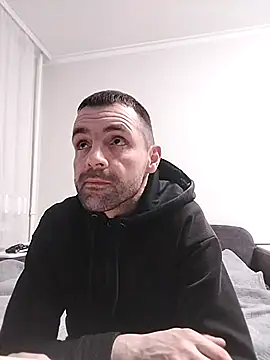 Snapshot of MaksDzubaV chatting on November 24, 2025, 7:58 pm MaksDzubaV online show from November 24, 2025, 7:58 pm