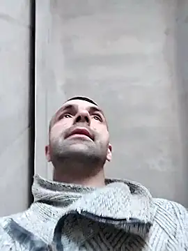 Snapshot of MaksDzubaV chatting on March 27, 2026, 6:11 am MaksDzubaV online show from March 27, 2026, 6:11 am