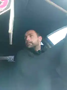 Snapshot of MaksDzubaV chatting on March 22, 2025, 5:39 am MaksDzubaV online show from March 22, 2025, 5:39 am