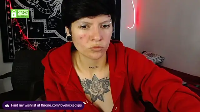Snapshot of lovelockedlips chatting on September 18, 2025, 9:40 pm lovelockedlips online show from September 18, 2025, 9:40 pm