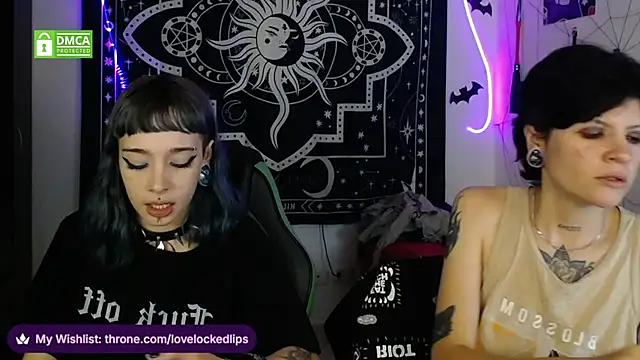 lovelockedlips online show from November 27, 2025, 3:51 am