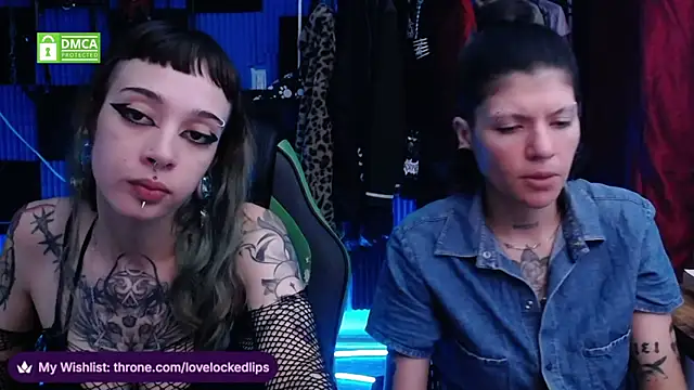 Snapshot of lovelockedlips chatting on June 10, 2026, 10:33 pm lovelockedlips online show from June 10, 2026, 10:33 pm