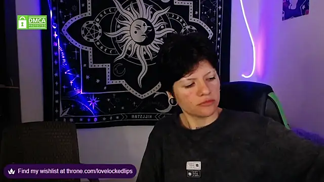 Snapshot of lovelockedlips chatting on October 5, 2025, 2:02 am lovelockedlips online show from October 5, 2025, 2:02 am