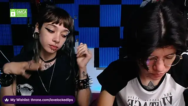 lovelockedlips online show from May 13, 2026, 1:51 pm