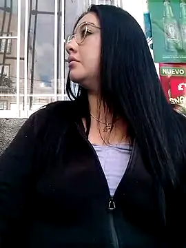 melisamoon  online show from March 17, 2025, 9:46 pm