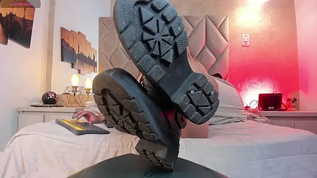 kailinmoonx online show from March 26, 2026, 12:36 pm