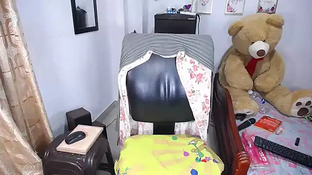 Snapshot of Lia_Liaa chatting on September 20, 2025, 11:43 pm Lia Liaa online show from September 20, 2025, 11:43 pm