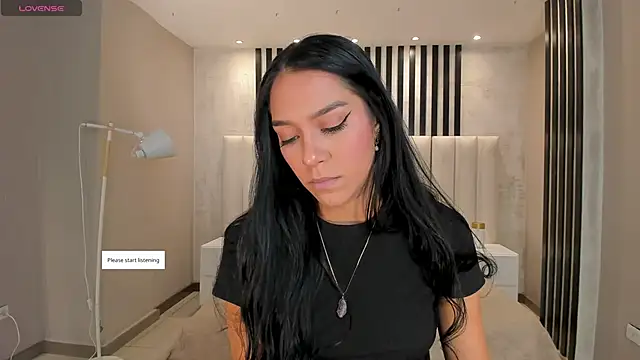 Snapshot of AmaliaCrus chatting on May 6, 2026, 8:46 pm AmaliaCrus online show from May 6, 2026, 8:46 pm