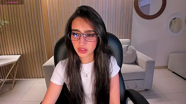 LarisaSmirnov online show from October 23, 2025, 4:44 am