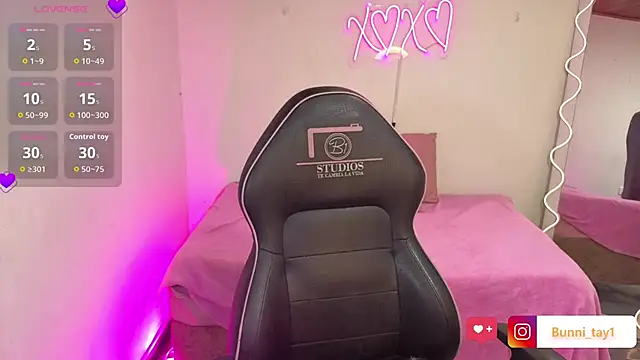 Malory tay1 online show from November 12, 2025, 7:07 pm