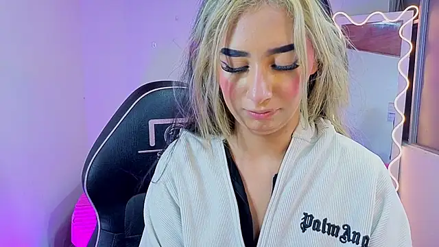 Malory tay1 online show from November 21, 2025, 7:02 pm