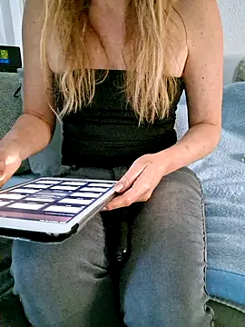 Snapshot of naturliebe chatting on March 25, 2026, 8:25 am naturliebe online show from March 25, 2026, 8:25 am