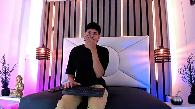 Jhojan twink online show from October 20, 2025, 12:38 pm