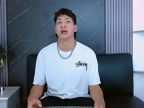 Jhojan twink online show from April 2, 2026, 8:37 pm