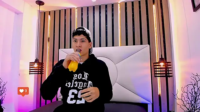 Jhojan twink online show from November 8, 2025, 12:31 pm