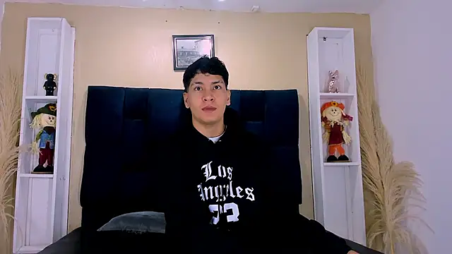 Jhojan twink online show from October 7, 2025, 12:06 pm