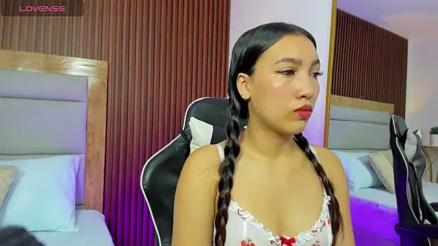 nina blake online show from October 1, 2025, 7:40 pm