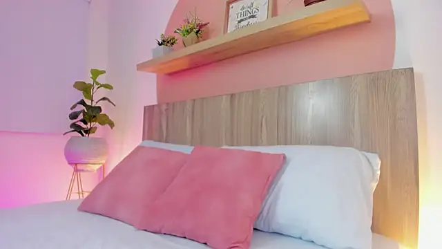 nina blake online show from November 28, 2025, 2:34 am