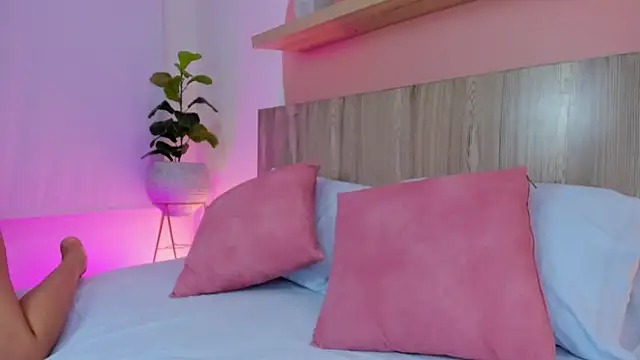 nina blake online show from November 8, 2025, 2:15 am