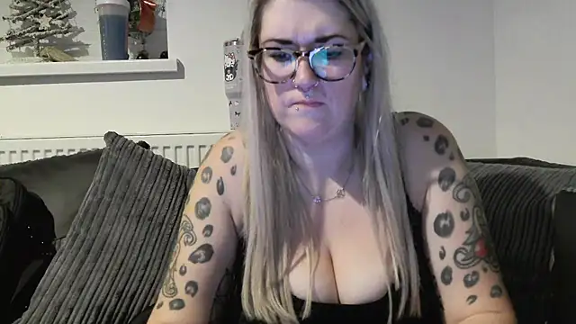 Sizzling Indie36 online show from November 30, 2025, 7:14 pm