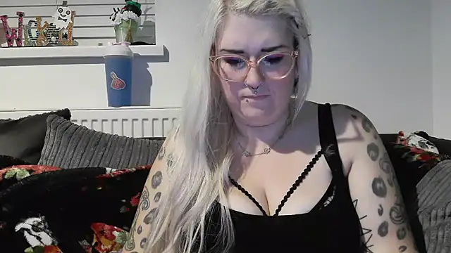 Sizzling Indie36 online show from October 14, 2025, 10:42 pm