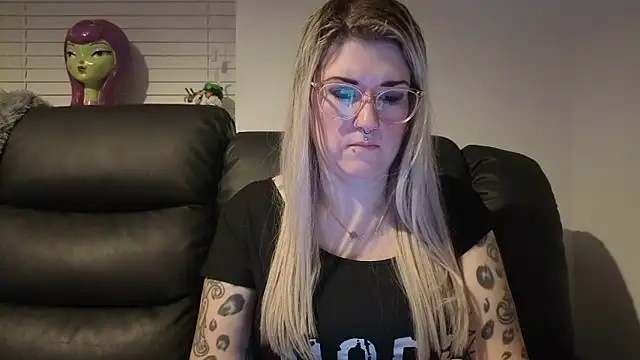 Snapshot of Sizzling_Indie36 chatting on February 23, 2026, 8:31 pm Sizzling Indie36 online show from February 23, 2026, 8:31 pm