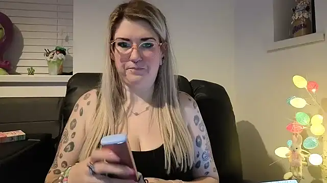 Snapshot of Sizzling_Indie36 chatting on February 26, 2026, 11:05 pm Sizzling Indie36 online show from February 26, 2026, 11:05 pm