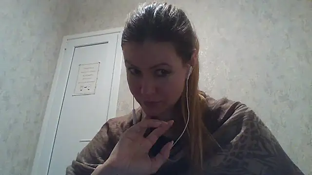 Snapshot of Eva_Neon chatting on March 15, 2025, 9:49 pm Eva Neon online show from March 15, 2025, 9:49 pm