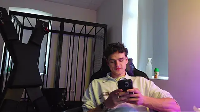 Brad Holloway online show from October 19, 2025, 12:41 pm